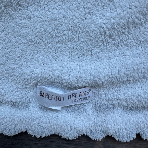 Barefoot Dreams CozyChic Blue and White Airplane Scalloped Baby Blanket - Picture 6 of 7